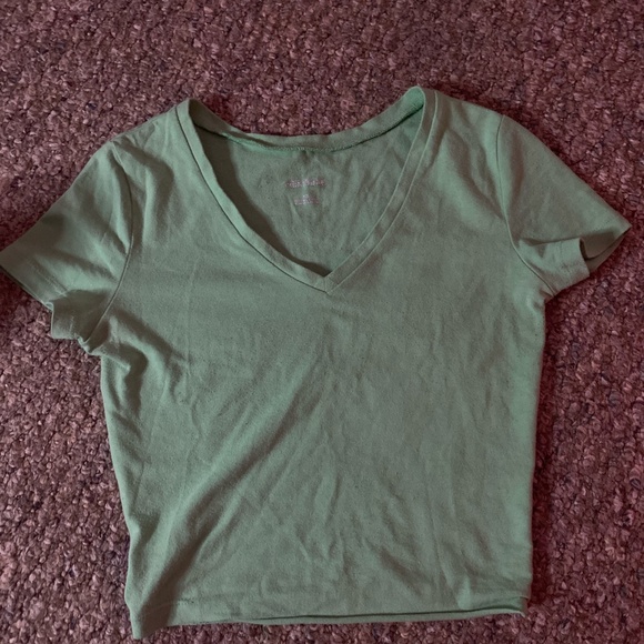 Crop-top - Picture 1 of 5